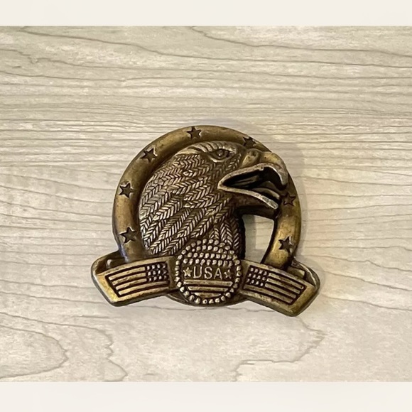 Bald Eagle USA Belt Buckle Stars and Flag Detail - Brass Tone Metal with Patina - Picture 1 of 5